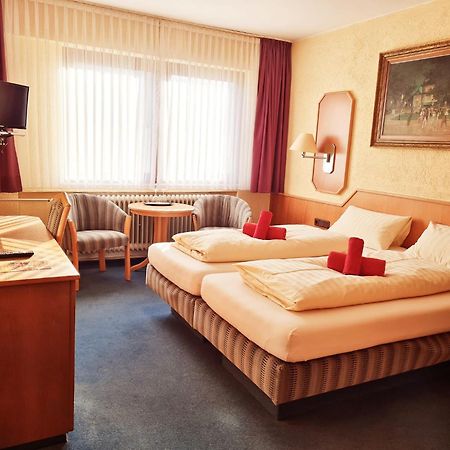 Hotel-Barbarossa-Garni Bei Hanau Rodenbach  Extérieur photo