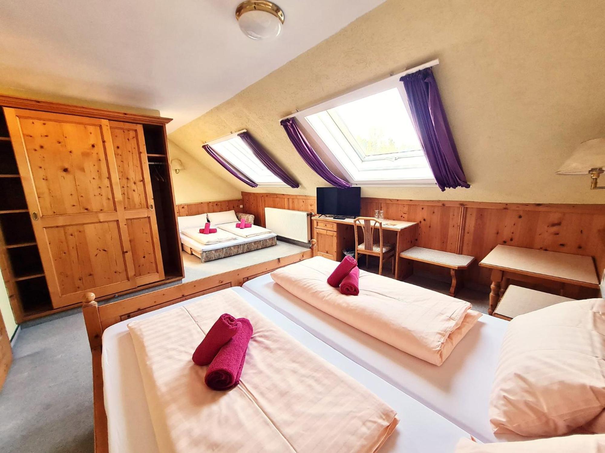 Hotel-Barbarossa-Garni Bei Hanau Rodenbach  Extérieur photo